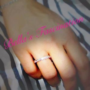 1 Row Crystal Rhinestone Stretch Ring Silver